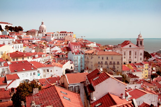 Lissabon Flüge mit SkyExplorer