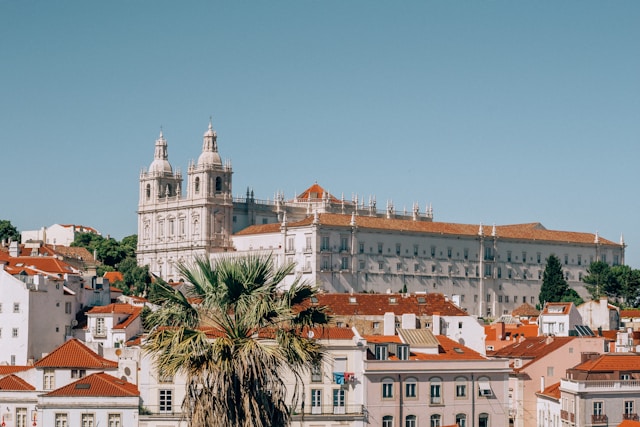 Lissabon Flüge mit SkyExplorer