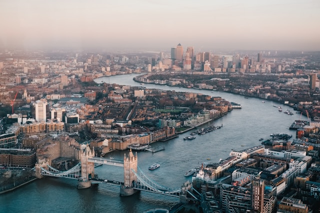 London Flüge mit SkyExplorer
